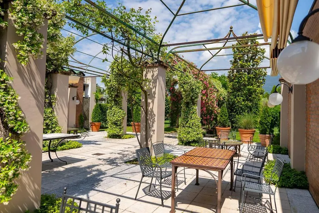 Apartment Ferienwohnung Patio 15 - Pools, Tennis And Water Sports Iseo