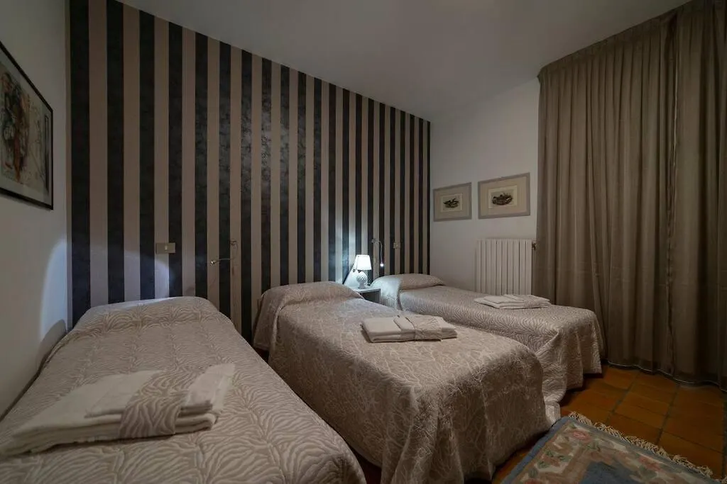 Apartment Ferienwohnung Patio 15 - Pools, Tennis And Water Sports Iseo Italien