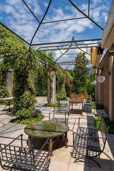 Ferienwohnung Patio 15 - Pools, Tennis And Water Sports Iseo